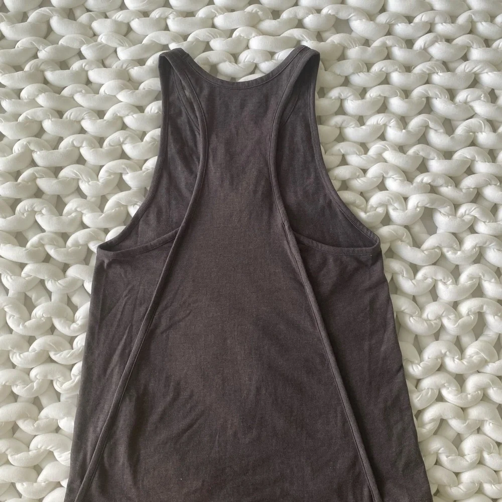Under Armour Tank - Picture 3 of 5
